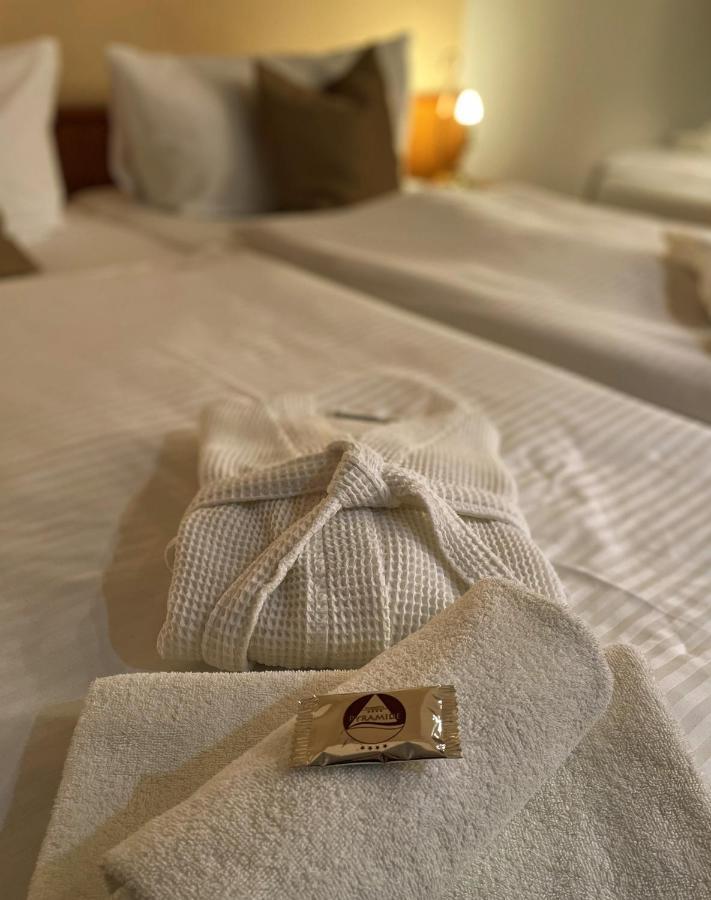 Lazensky Hotel Pyramida Франтишкови-Лазне Экстерьер фото
