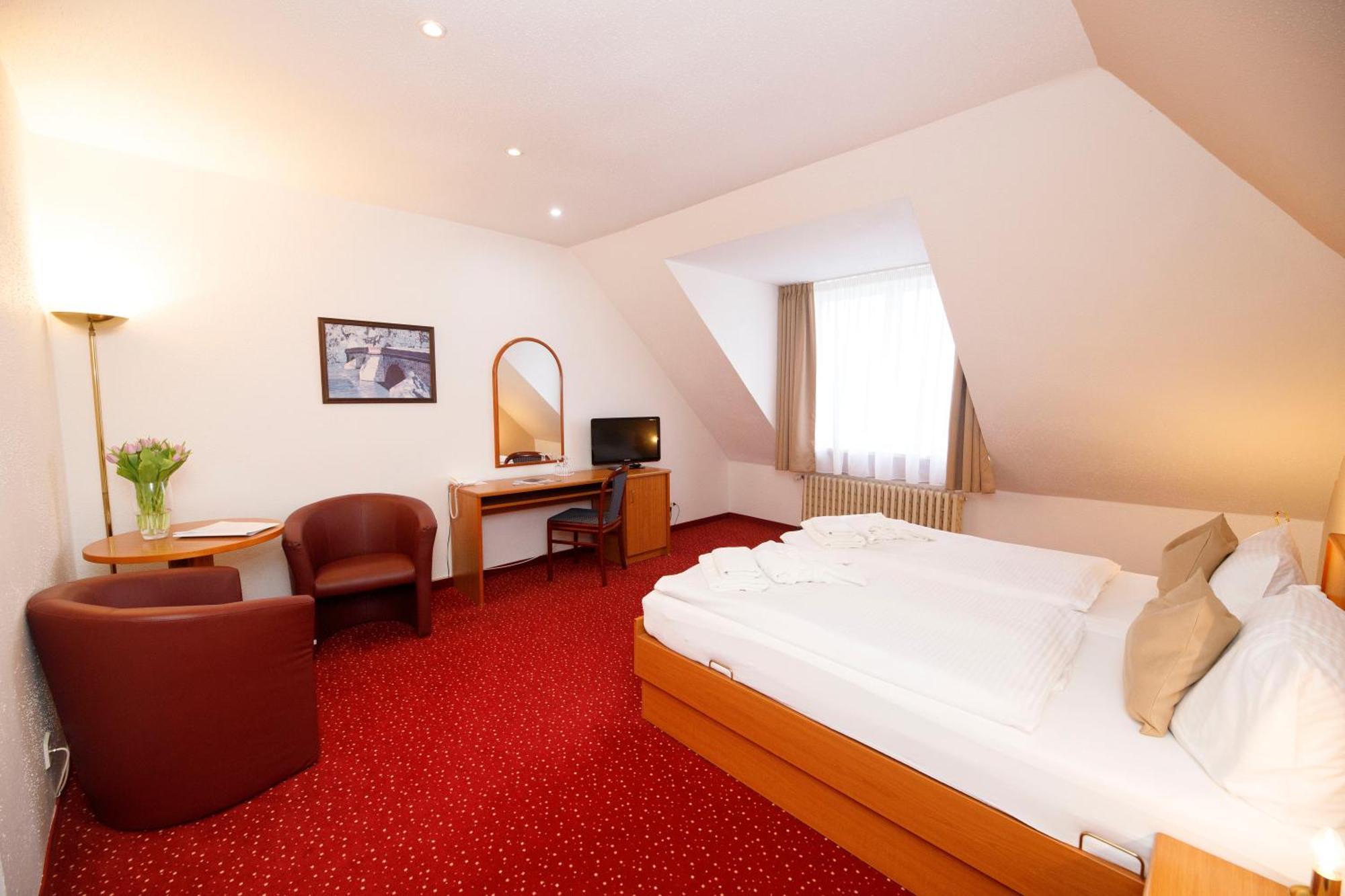 Lazensky Hotel Pyramida Франтишкови-Лазне Экстерьер фото