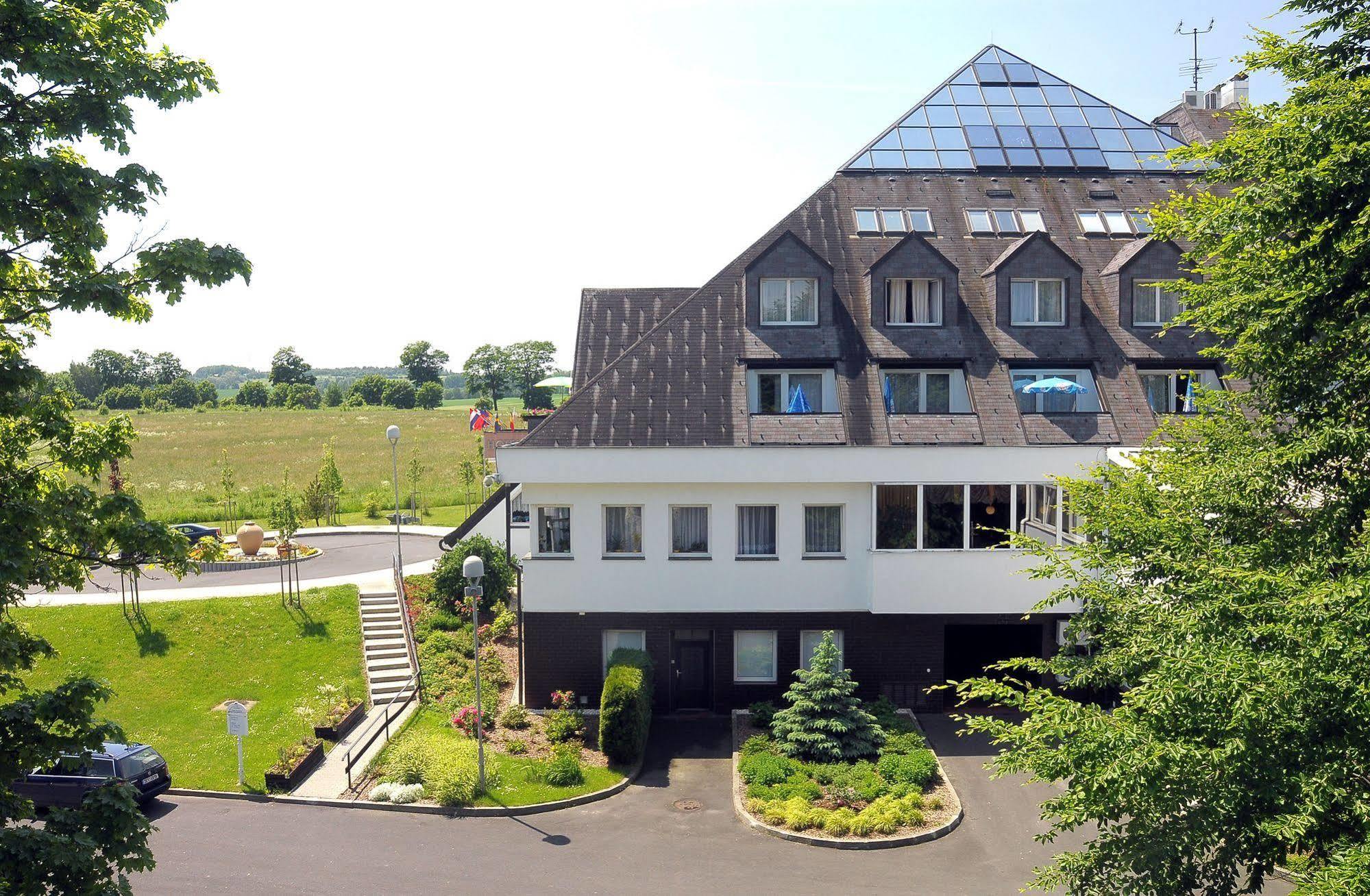 Lazensky Hotel Pyramida Франтишкови-Лазне Экстерьер фото